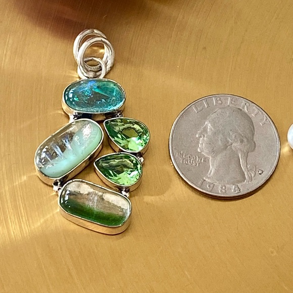 Dichroic Glass And Peridot Handcrafted Pendant - Picture 6 of 7